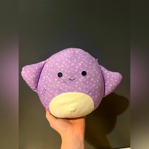 NWT Squishmallow Aziza the Stingray